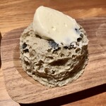 Fujiya 1935 - 気泡をたくさん含ませた黒豆のパン