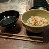 くずし鉄板 あばぐら 神田店 - ガーリックライス＋潮汁