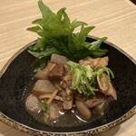 ご飯屋 おむすび - ことこと煮込んだすじコンニャク