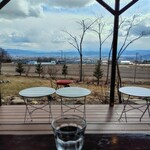 つぐもりカフェ - テラス席、今日は寒くてムリ