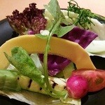 ヤマガタ サンダンデロ - 新鮮野菜のバーニャカウダ。