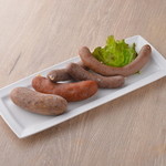 Jukusei Wagyu Yakiniku Aging Beef Karuizawa - 熟成和牛　自家製ソーセージ盛り合わせ