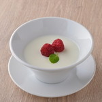 Jukusei Wagyu Yakiniku Aging Beef Karuizawa - 杏仁豆腐