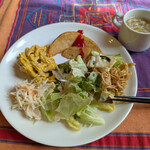 アンナプルナ カレー&ビュッフェ - ビュッフェでお好きな物を。玉子スープ美味しかったな。