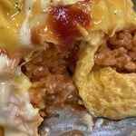 グリルオーツカ - 卵の下のご飯は、こんな感じ