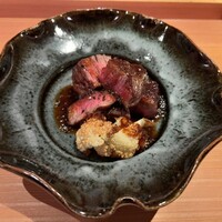 馳走なかむら - ⑨牛肉　鹿児島黒毛和牛　カリフラワー　りんごソース