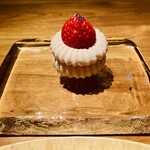 Fujiya 1935 - イチゴのドーナツ