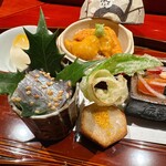 御料理 野々原 - 雲丹寿司
      紅白なます　柿
      里芋　米粉揚げ　カラスミ　うるい
      鰯生寿司
      百合根団子　梅ジュレ