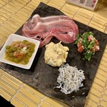 溺れる肴 - タパス5種盛(内容は出てきてからのお楽しみ)