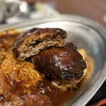 はやしや - ハンバーグ断面