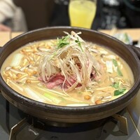 魚菜 由良 2号店 - 鍋
                    牛肉・きのこ・牛蒡の味噌仕立て