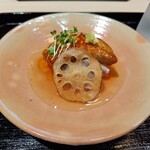 御料理 良所 - 蓮蒸しフォアグラ乗せ
