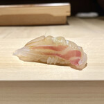 鮨 かわい - 藤本さんの神経〆真鯛