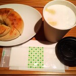 ブロッサム - ベーグルトーストとカフェラテのセット