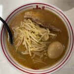 蒙古タンメン中本 - 二女のサッポロ味噌ラーメンは麺少なめ。チャーシュー、味玉オン。
