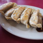 手打ラーメン 珍来 - 料理写真:美味い餃子