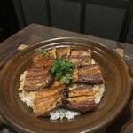 富士屋旅館 湯河原 - 名物の地焼き鰻の土鍋ご飯