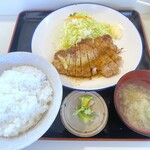 286909448 - 味噌汁＋小鉢付き