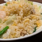 万豚記 - エビと海鮮 五目炒飯(大盛り)