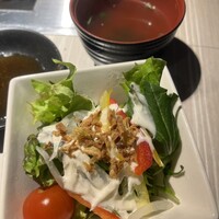 薩摩焼肉　黒桜 - サラダ　スープ