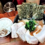 ラーメン 末廣家 - チャーシューメン、ライス