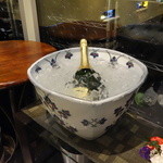 トゥ・ラ・ジョア - 特注のマグナム用シャンパンクーラー