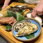 日本料理 梅林 - 特選料理をこの中から2品自分たちで選ばせてくれます。どれもこれも凄すぎて脳内バグりますw