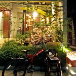 ビストロ　アンコニュ - 通りから見たアンコニュのテラス