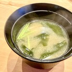 すしやのたい悟 - ・お椀　　　少なめに盛り付けていただく。