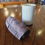 そば屋 案山棒 - お茶とおしぼり