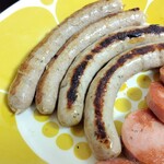 ホームメイドソーセージ・フランクフルト 本店 - 片面4分ずつ弱火で焼いて食べました