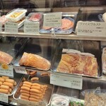 ホームメイドソーセージ・フランクフルト 本店 - ショーケース（一部