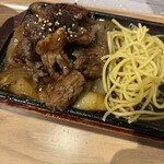 牛角焼肉食堂  - 熟成カルビです、路面店でゆっくりいただきたい