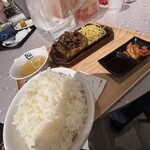 牛角焼肉食堂  - ライス大のボリュームは圧巻でした