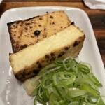 やきとり大吉 - 厚揚げ。焼きたてでもっちり