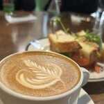 カフェ ビブリオティック ハロー! - カフェラテ
