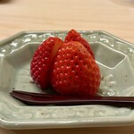 鮨 陸 - デザート：古都華（奈良のいちご）