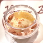 ラ クープ ドール - バナナのアイスとリッチミルクのブランマンジェ　パイナップルのエスプーマと供に '14 6月中旬