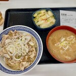 吉野家 - 料理写真:塩豚丼+お新香+豚汁セット