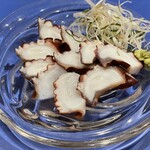 Femme de bateau Aoki - 【お造り②】タコ刺し。中国による買い占めで北アフリカ産も高値を付けています。