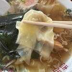 万来 - ワンタンつるつるで美味しい