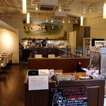 ヒッコリー - ゆったり落ち着ける店内