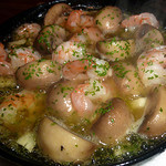 パブリックハウス ブラボー! - アヒージョ（むき海老＆マッシュルーム）。600円