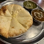 カンヤム - チーズたっぷりのチーズナン