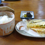 Kisaki - 湯豆腐定食（天ぷら、ゴハン、香の物）