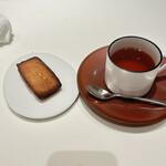 Ristorante Ecru - 紅茶とフィナンシェ