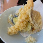 地魚料理 恵比須 - 熱々の天ぷら