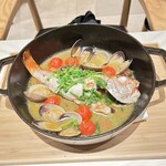 Ristorante Ecru - ノドグロのアクアパッツァのプレゼンテーション