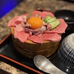 黑家 上野町店 - 赤身牛肉　牛舌刺身
