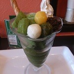 定食屋　つむぎ  - 抹茶パフェ　税込９８０円